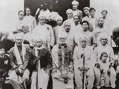 Шрила Бхактисиддханта Сарасвати Тхакур и его ученики. Гаудия Матх